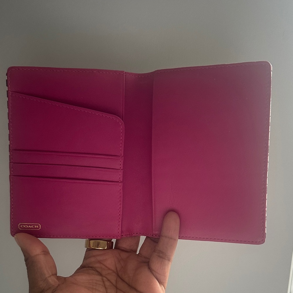 Coach Black and White Signature Travel Passport Holder - Picture 2 of 4